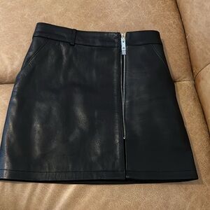 NEW Burberry mini leather skirt